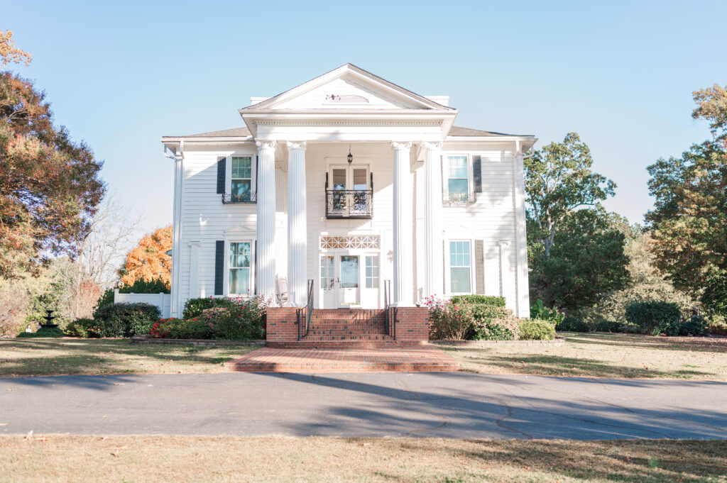 The Hudson Manor estate in Raleigh, an elegant wedding venue.