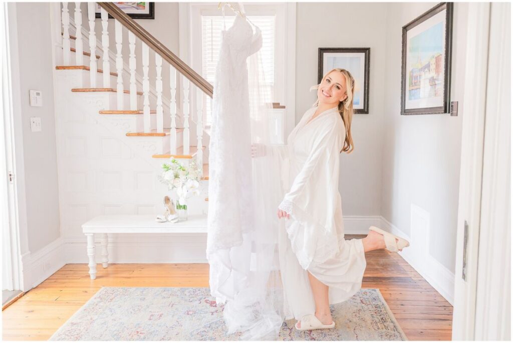 Glowing bridal details at a Brooklyn Arts Center wedding by JoLynn Photography